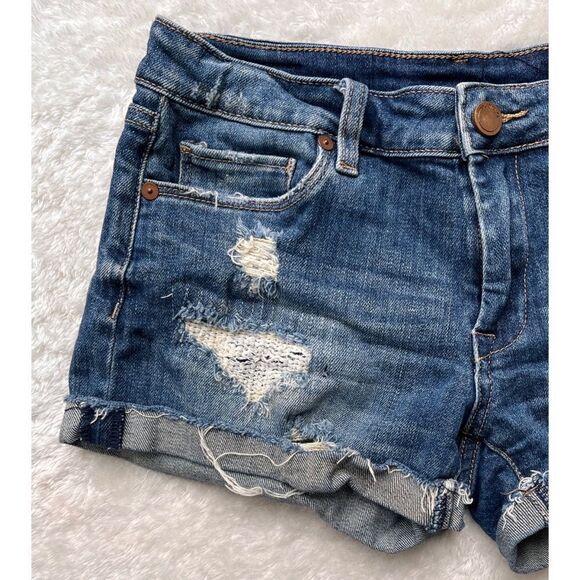 [BLANKNYC] The Fulton Boyfriend Distressed Cuffed Hem Denim Shorts, Size 25 - Picture 6 of 16